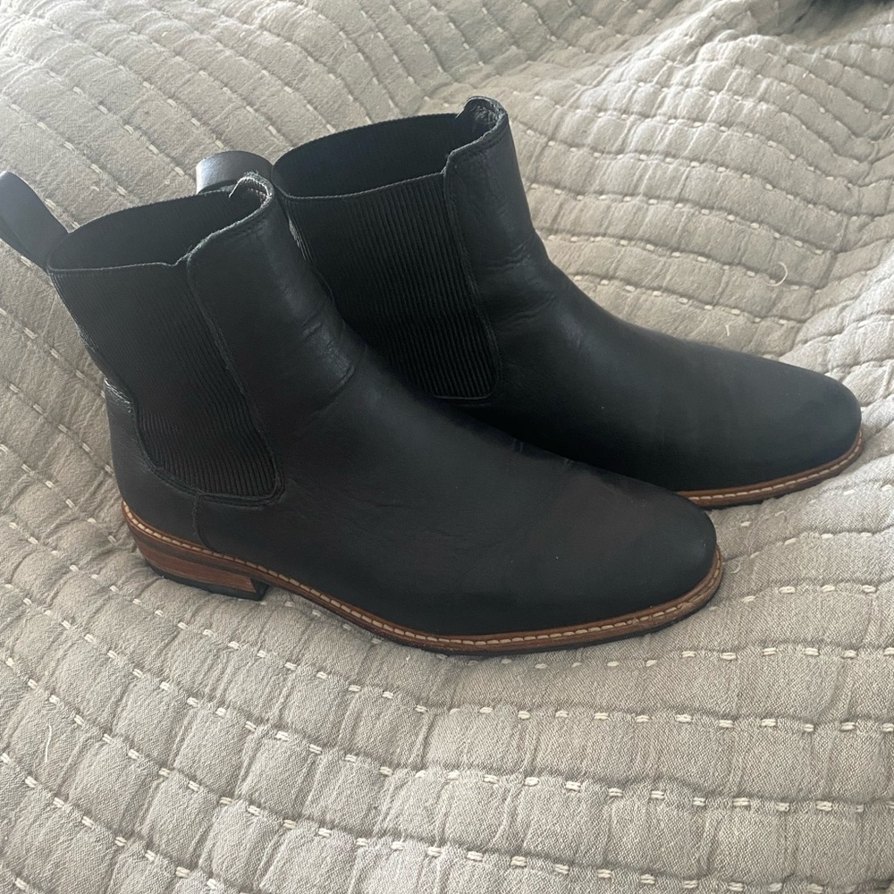 Nisolo black size 11 leather Chelsea boot